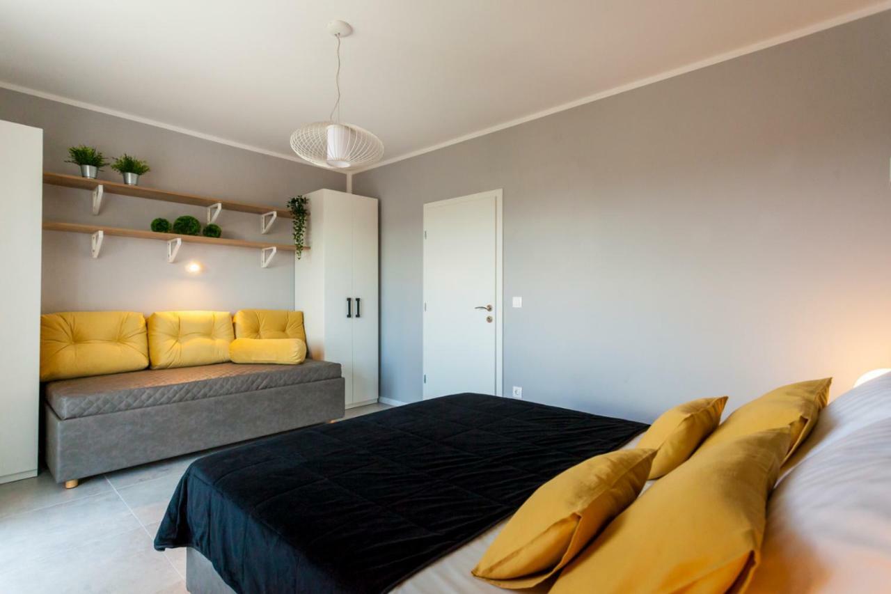 Apartment Katalea Малинска Екстериор снимка